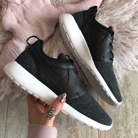 NWT Nike Roshe One knit Leather - Picture 6 of 7